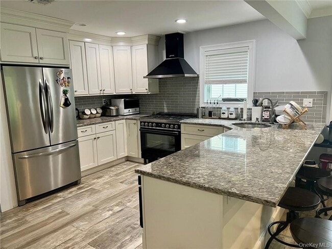 Building Photo - 145 Montgomery St