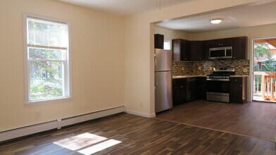 Building Photo - 143 Kneen St