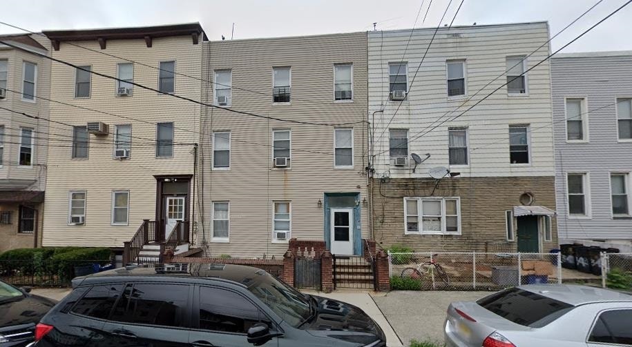 Building Photo - 36 Laidlaw Ave