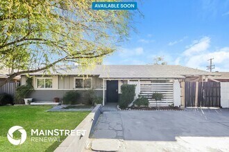 Building Photo - 4749 N 39th Dr