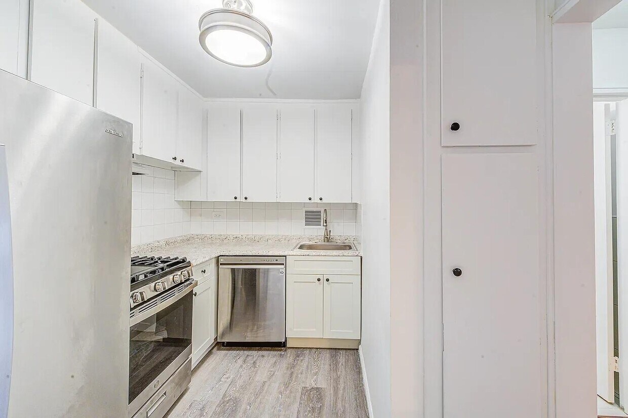 Foto principal - 1275 E 51st St