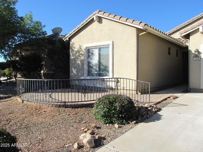 Building Photo - 1046 Estancia Dr