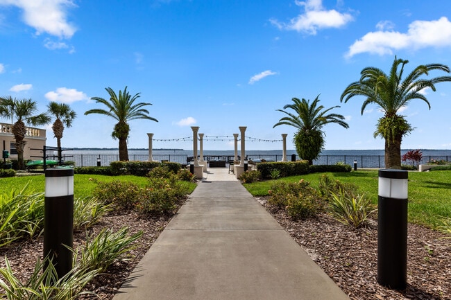 Building Photo - 2054 Riverside