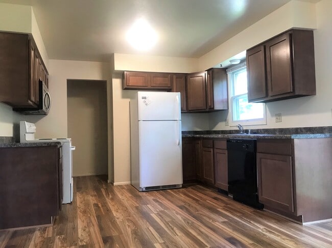 Kitchen with Dishwasher - 2842 Dahle St