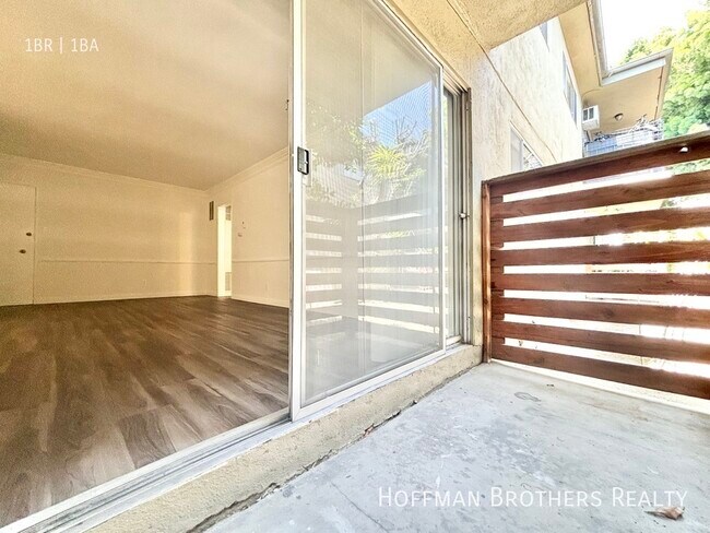 Foto del edificio - 5032 W Maplewood Ave