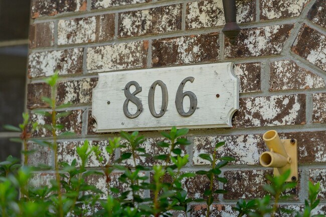 Foto del edificio - 3BR/2BA Home with Fireplace and Fenced Yard in Mt Pleasant