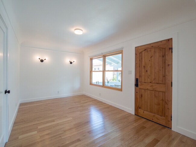 Foto del edificio - 2907 1/2 12th Ave