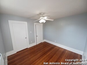 Foto del edificio - 124 W Mistletoe Ave