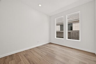 Building Photo - 2419 Hazel Berry St