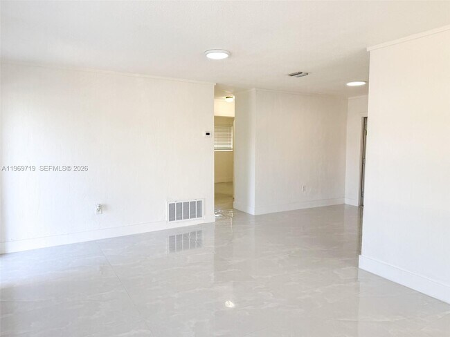 Foto del edificio - 7040 NW 24th St