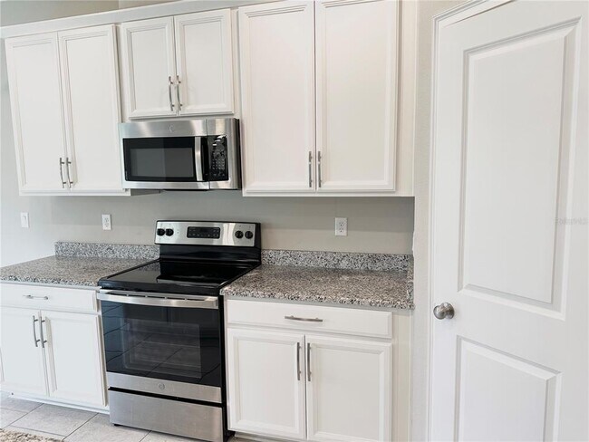 Building Photo - 6268 Great Bear Dr