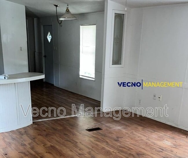 Building Photo - 201 S Preston Rd