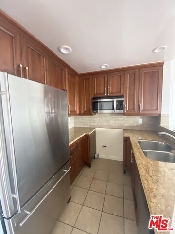 Building Photo - 1415 Rexford Dr