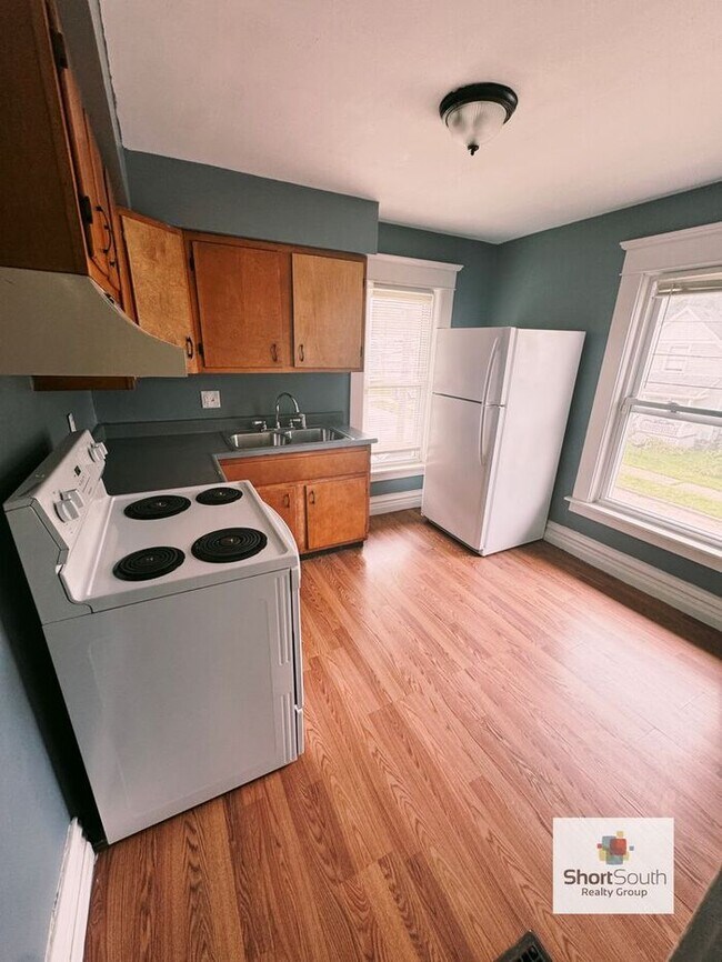 Foto del edificio - Updated 3 bed 1 bath upper apartment in Lansing