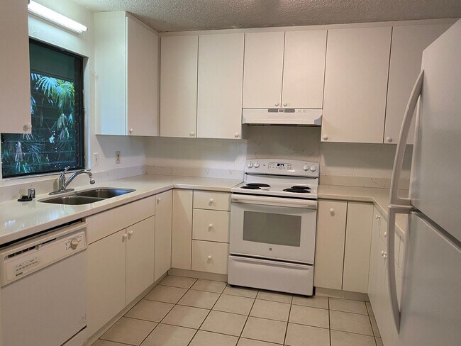 Foto del edificio - 3BR/2.5BA Condo in Wainaku - Hale Huki