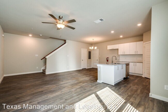 Building Photo - 2 br, 1.5 bath House - 748 Fallow Drive