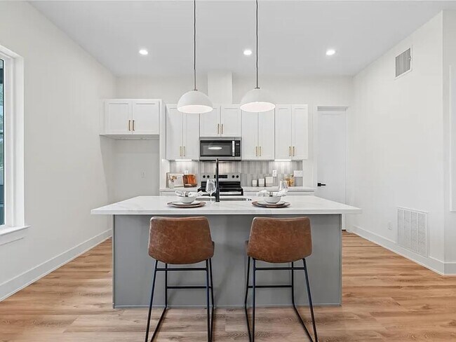 Foto del edificio - 6532 Weston St