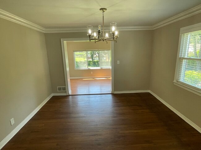 Building Photo - 544 Oritani Pl