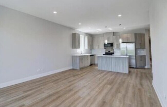 Foto del edificio - 6322 W Irving Park Rd