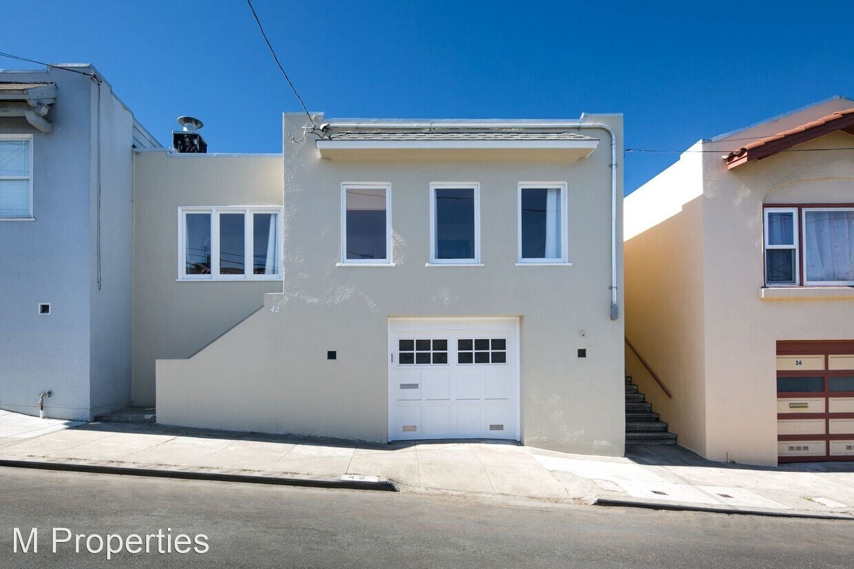 Primary Photo - 1 br, 1 bath House - 42 Guttenberg Street