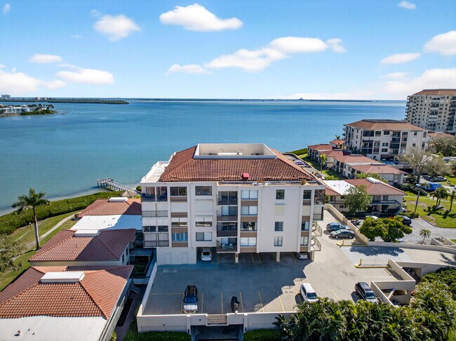 Building Photo - 6218 Palma del Mar Blvd S