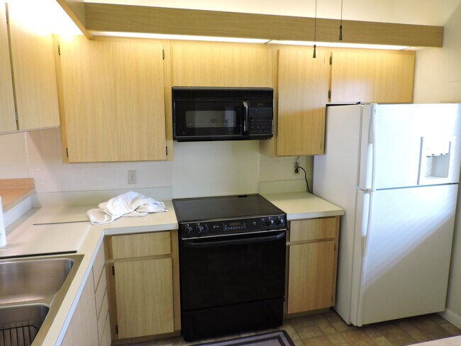 Building Photo - 701 Seafarer Cir