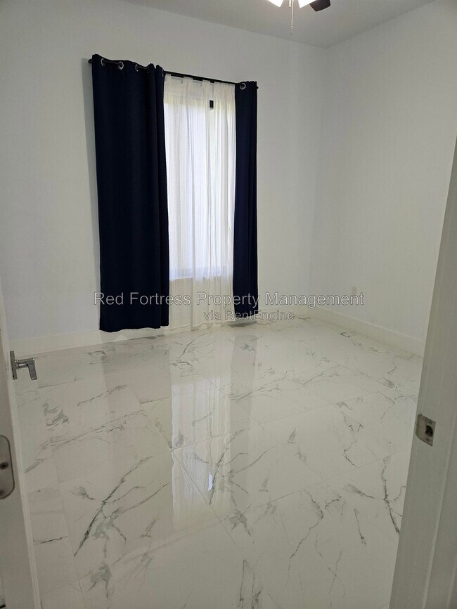 Foto del edificio - 3211 50th St W