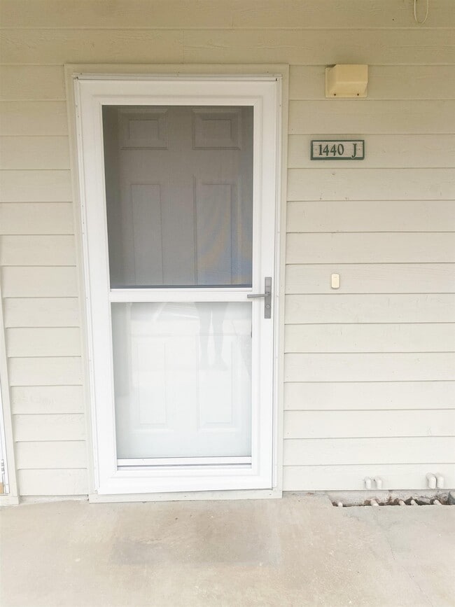 Building Photo - 1440 Blue Tree Ct