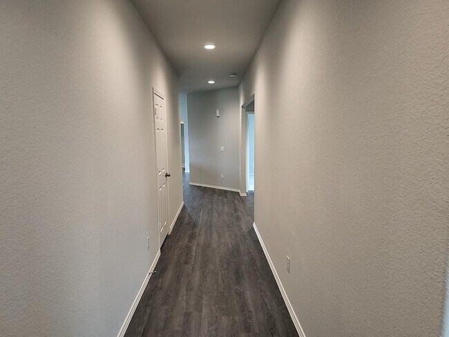 Foto del edificio - 4203 Stuebner Hl Dr
