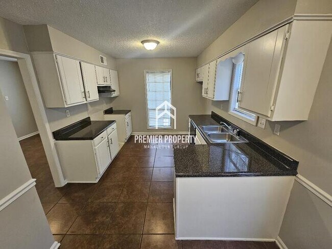 Building Photo - 6856 Starkenburg Ln