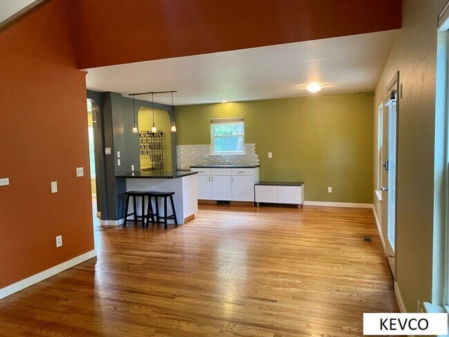 Building Photo - Awesome Patio Home!