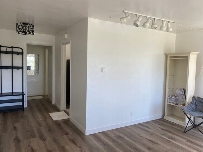 Building Photo - 711 Coronado Ter