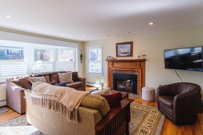 Building Photo - 2 Huettner Rd