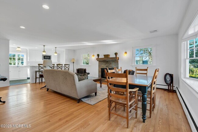 Foto del edificio - 723 Pitney Dr