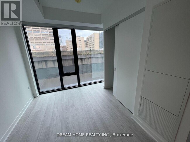Building Photo - 195 McCaul St