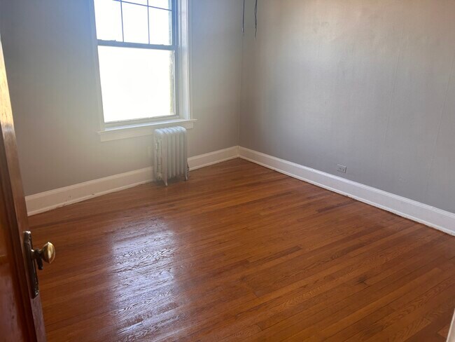 Foto del edificio - 7133 N Ridge Ave