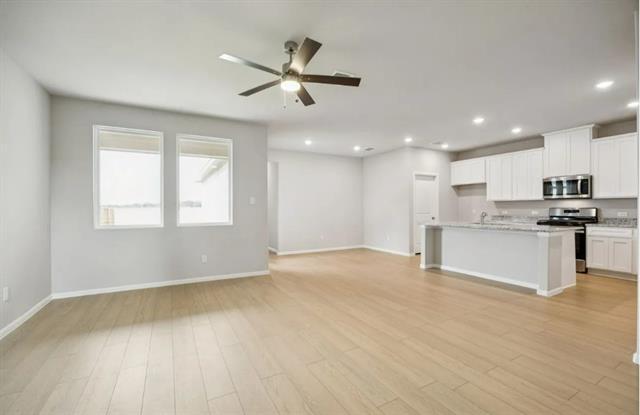 Building Photo - 909 Santa Lucia Dr