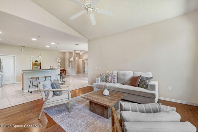 Foto del edificio - 178 Cove Loop Dr