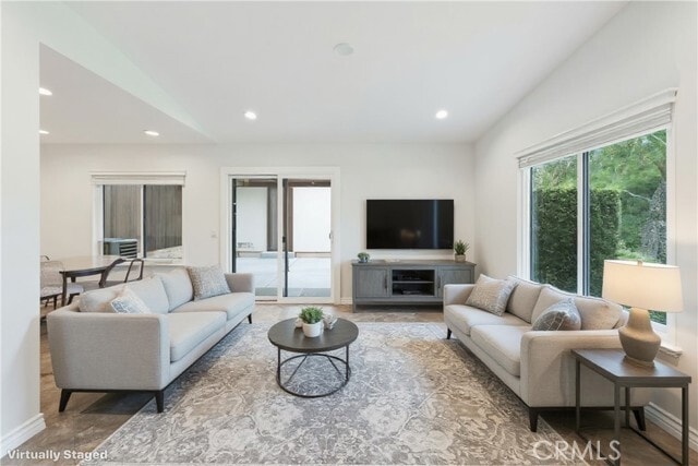 Foto del edificio - 1298 Tarryglen Ln