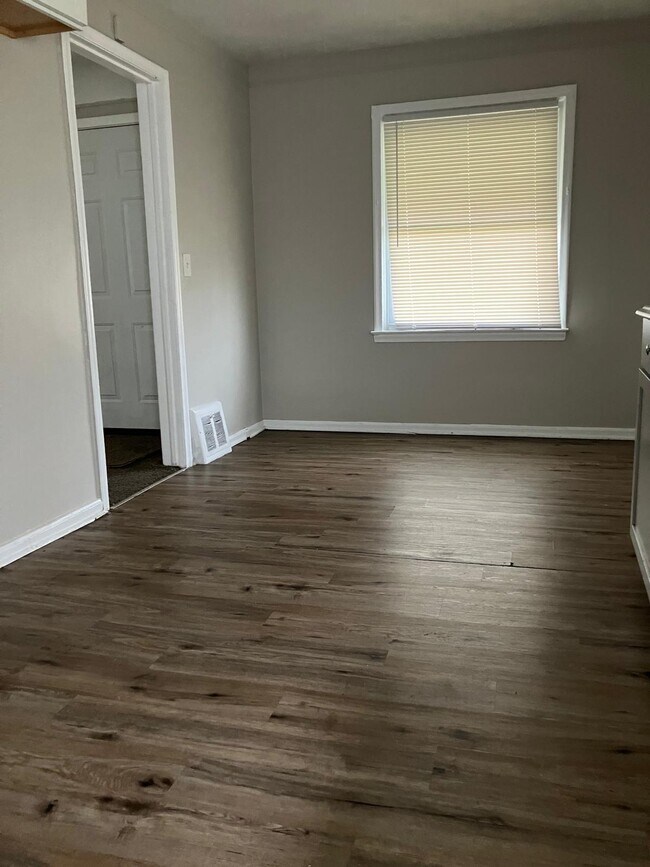 Foto del edificio - 12709 Mansfield St