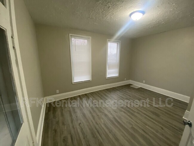 Foto del edificio - 108 N 6th St