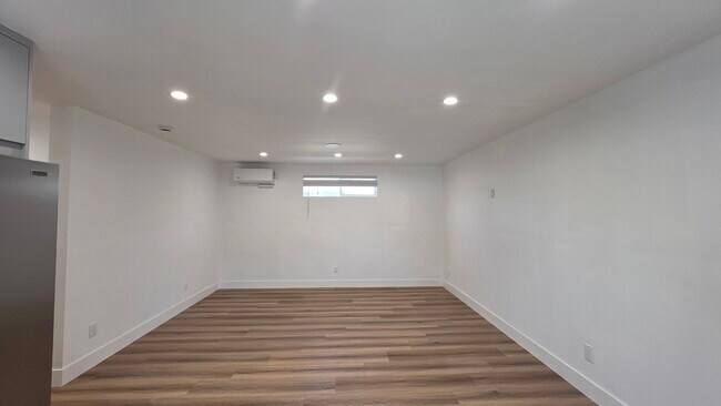 Foto del edificio - 8408 W 4th St