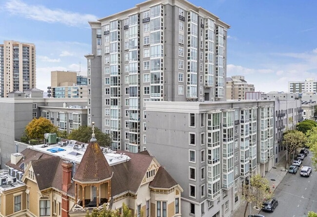 Building Photo - 1-bedroom, 1-bathroom condo offering style, comfort, and convenience in one of San Francisco's mo...