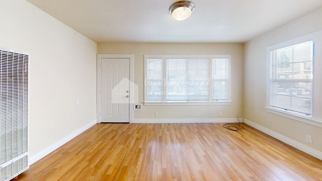 Building Photo - 2 br, 1 bath House - 437 E 9th St -