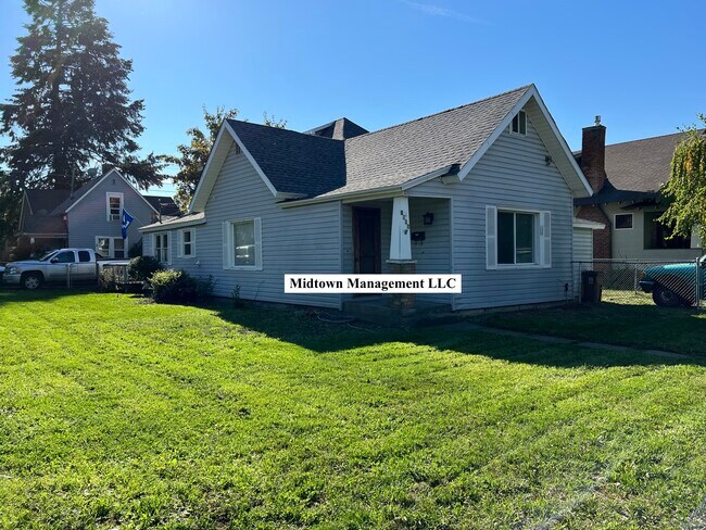 Building Photo - 1303 W Nora Ave