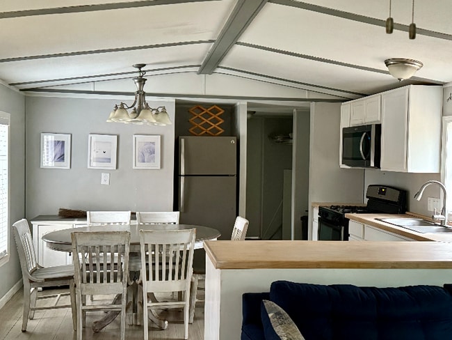 Building Photo - 12028 Beech Fork Ln