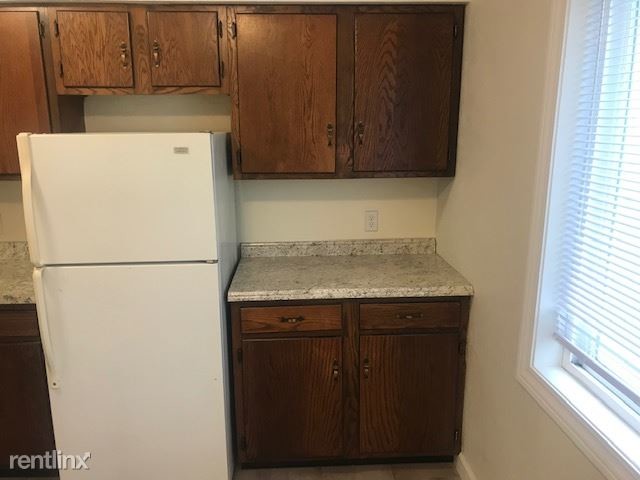 Building Photo - 1 br, 1 bath Apartment - Midway Apartments