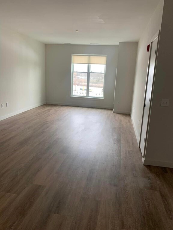 Building Photo - 437 Cold Brk Dr