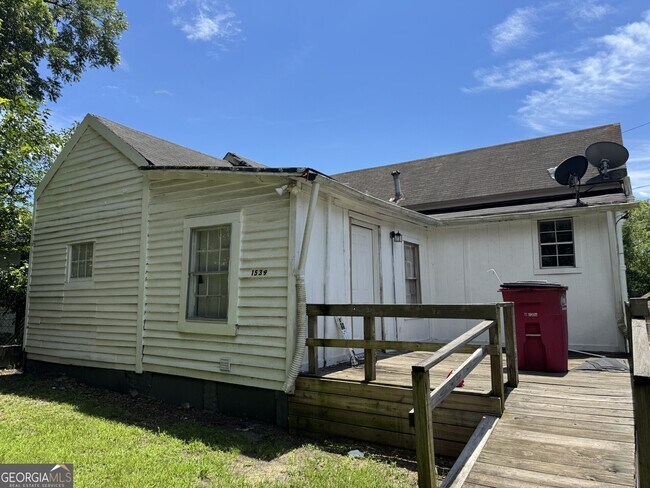 Building Photo - 1539 Walnut St