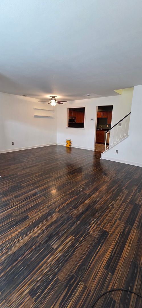 Building Photo - 3 Level Townhome Located in Silver Spring